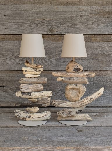 LED Tischleuchte aus Treibholz – USB-aufladbar, dreifach dimmbar, warmes Licht und naturverbundenes Design